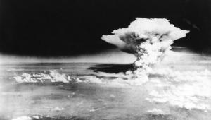 Ядерные бомбы сброшенные на хиросиму и нагасаки